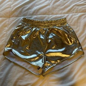 Metallic silver short shorts!!